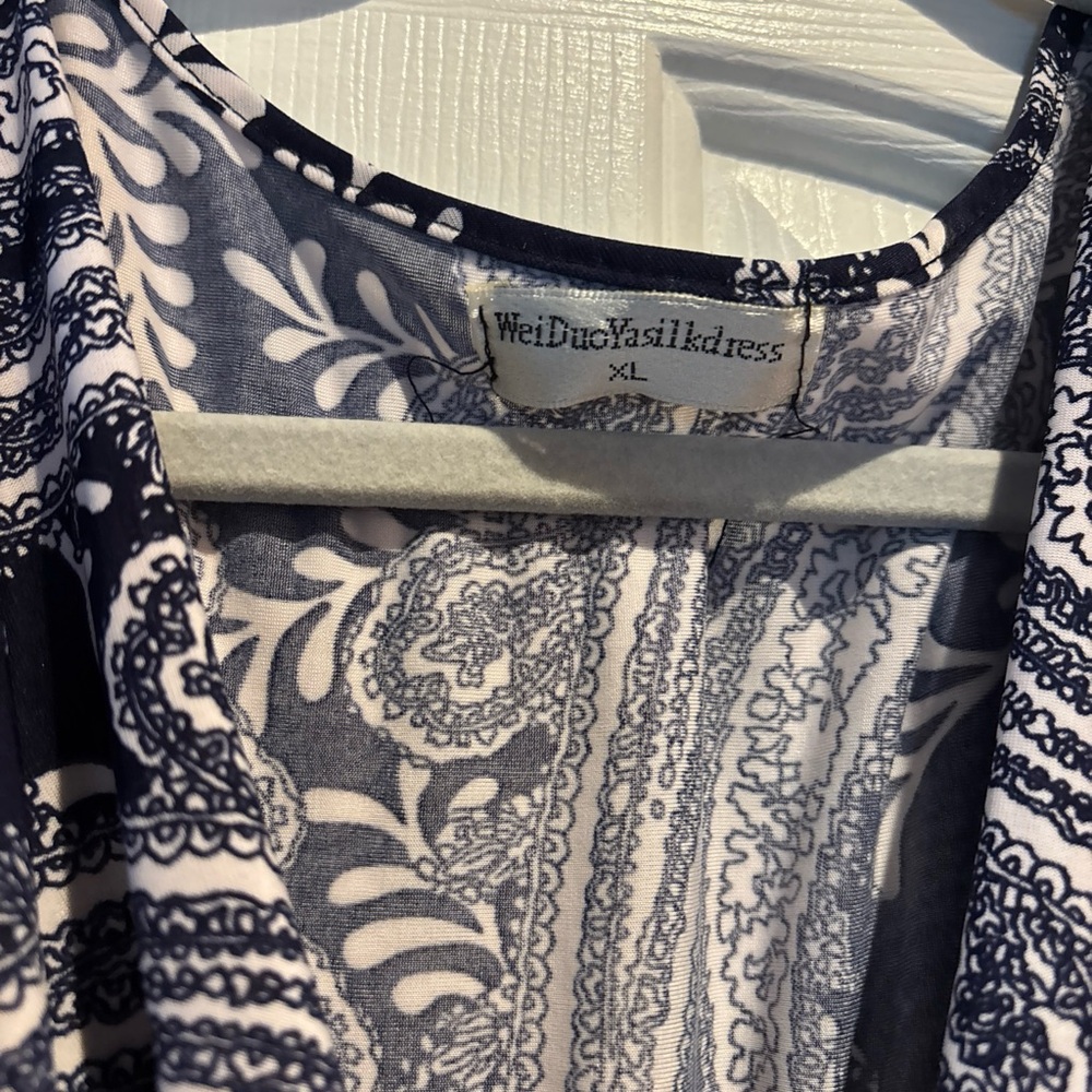 Source Unknown Navy And White Patterned Maxi Dress - image 4